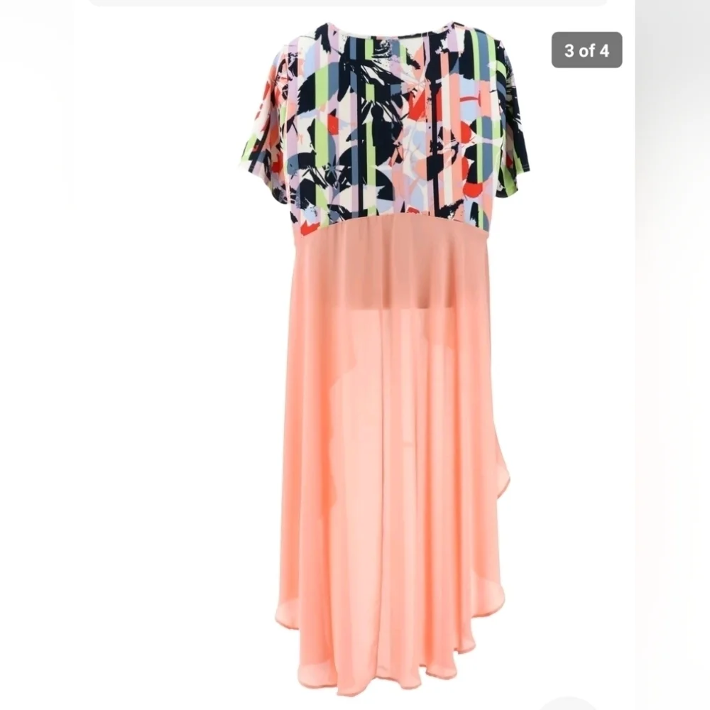 ❤️Beautiful Multi Color Ruffle Back Tunic! - Picture 3 of 4